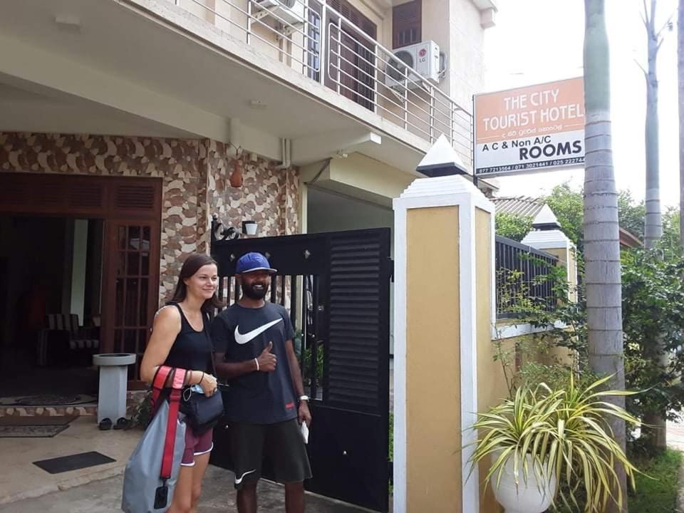 The City Tourist Hotel Anuradhapura Bagian luar foto