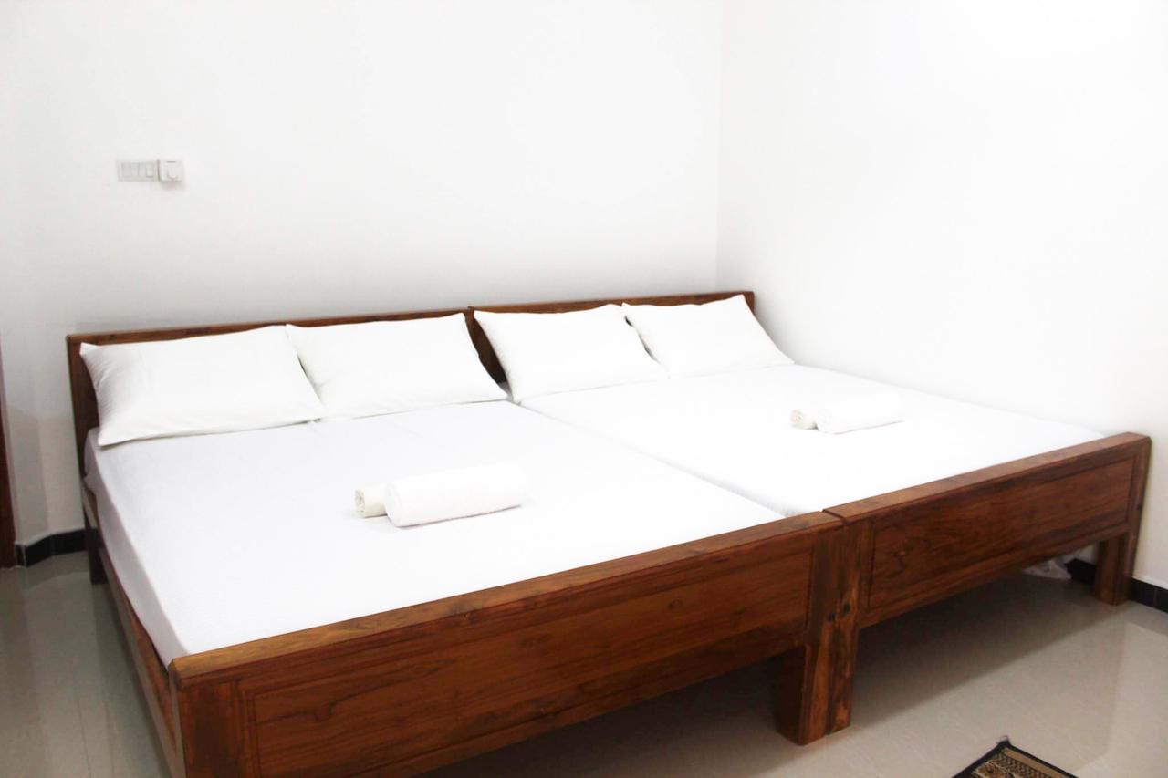 The City Tourist Hotel Anuradhapura Bagian luar foto
