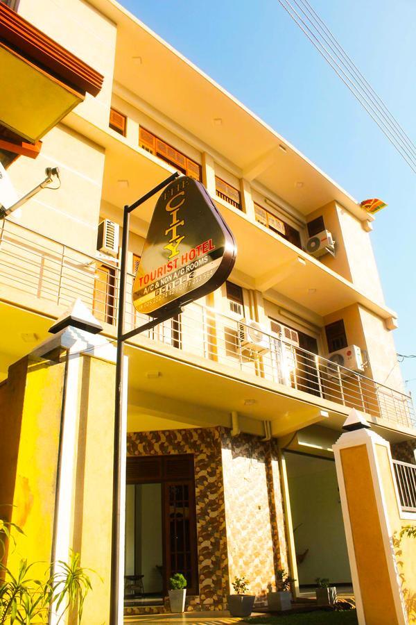 The City Tourist Hotel Anuradhapura Bagian luar foto